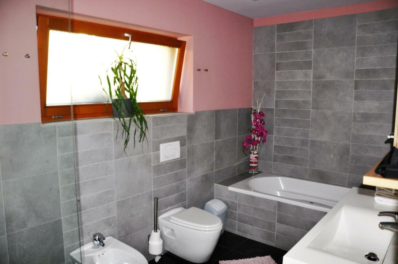 Apartma Rosa * Spodnji Otok